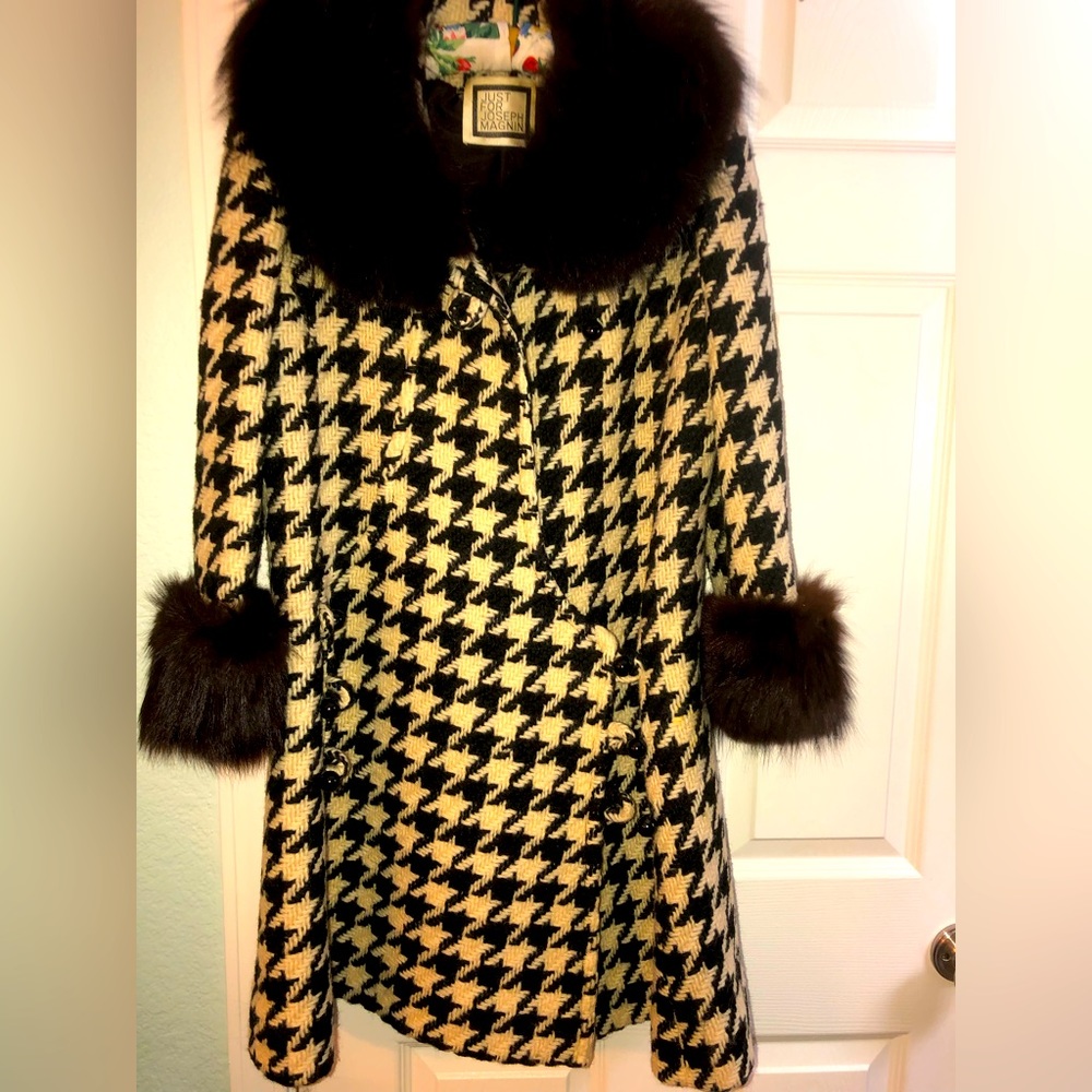 Vintage houndstooth coat with fur collar and cuffs